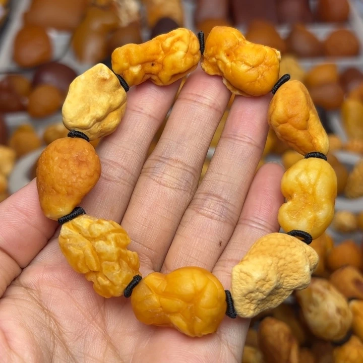 琥珀未镶嵌裸石天然蜜蜡