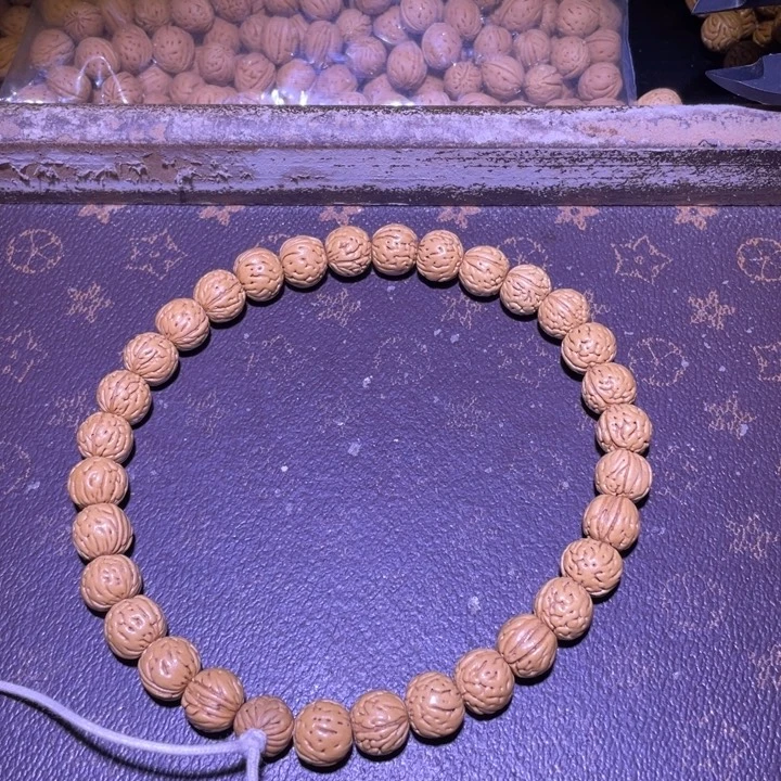 时***倾树脂制品小桃核散籽批发230