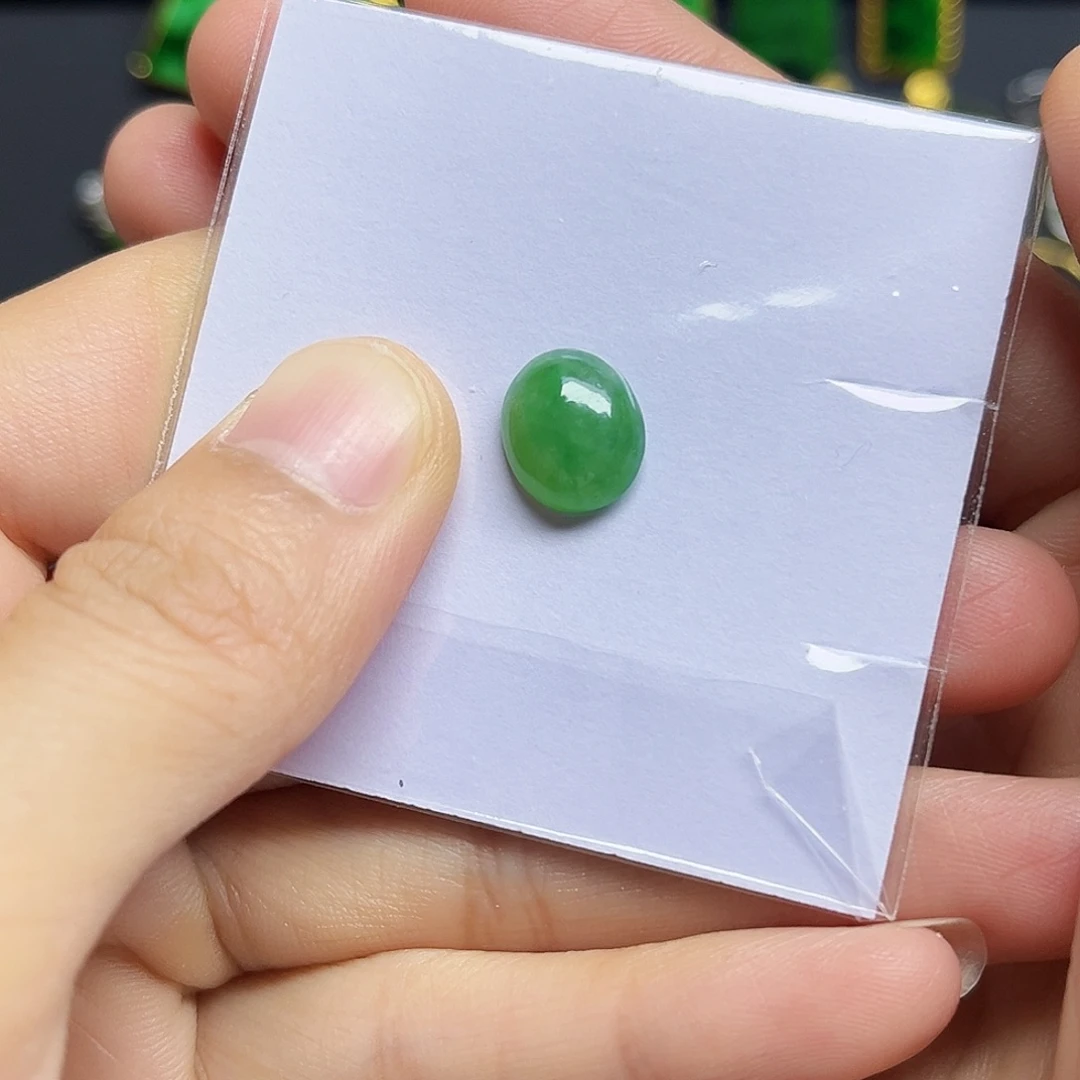 翡翠未镶嵌颈饰有纹裂