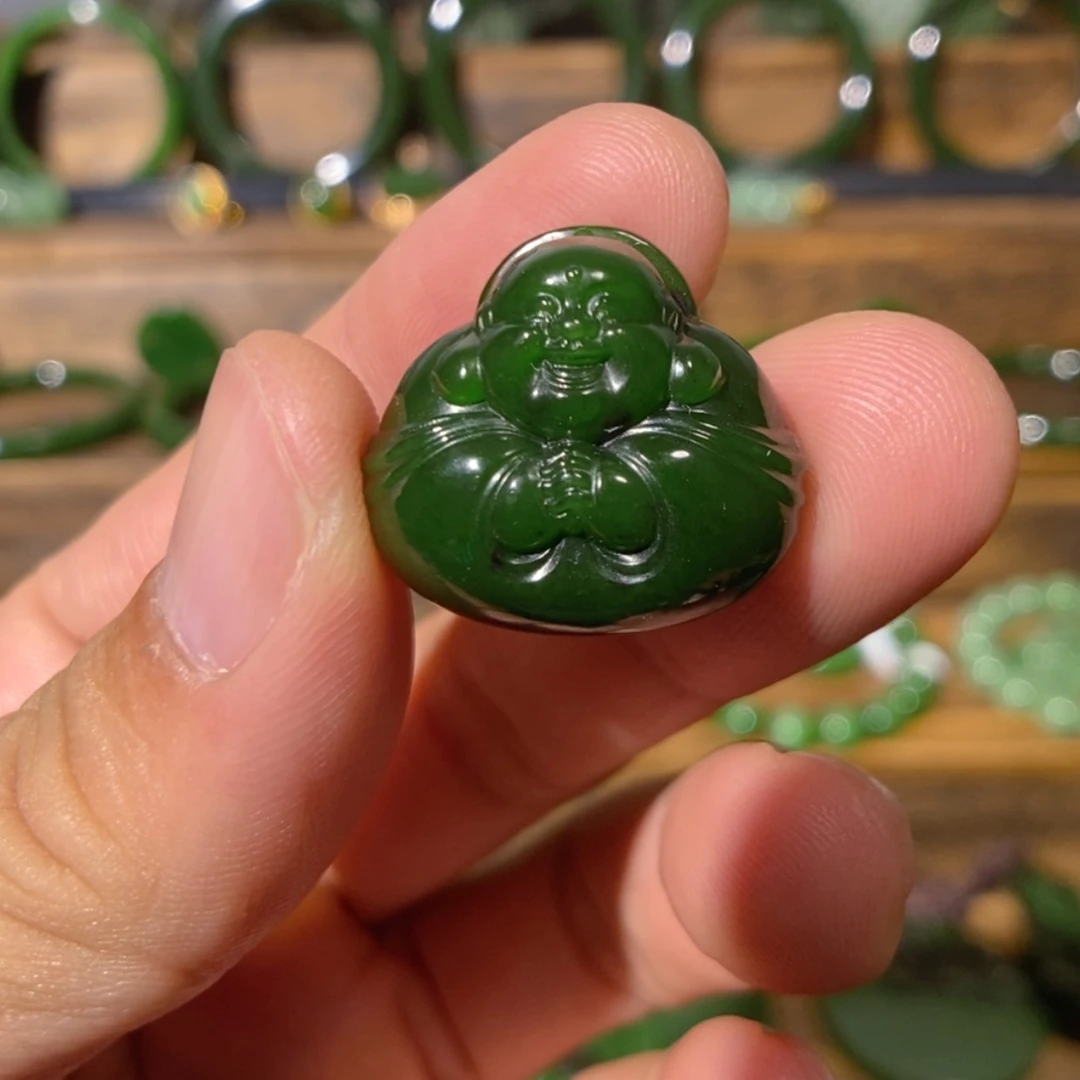 【闪购商品】吊坠(不含链)未镶嵌和田玉俄七红皮菠菜绿抱抱佛