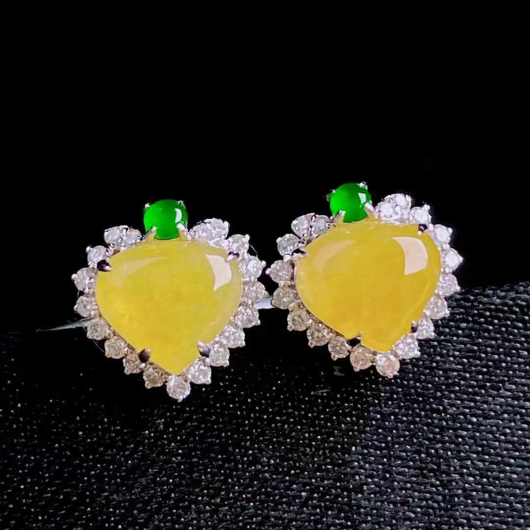 冰黄心形耳钉天然翡翠A货色泽艳丽尺寸：10*10.1*5.6mmws/cyx1.18