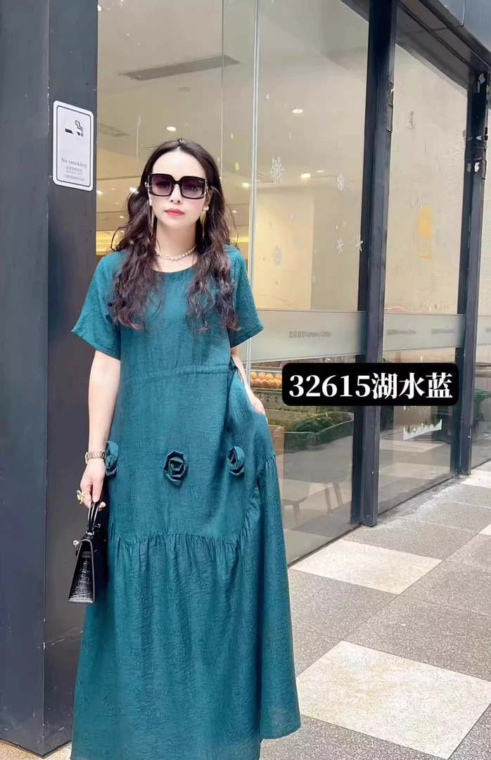 大码连衣裙2025新款立体花朵时尚气质遮肉显瘦裙子32615