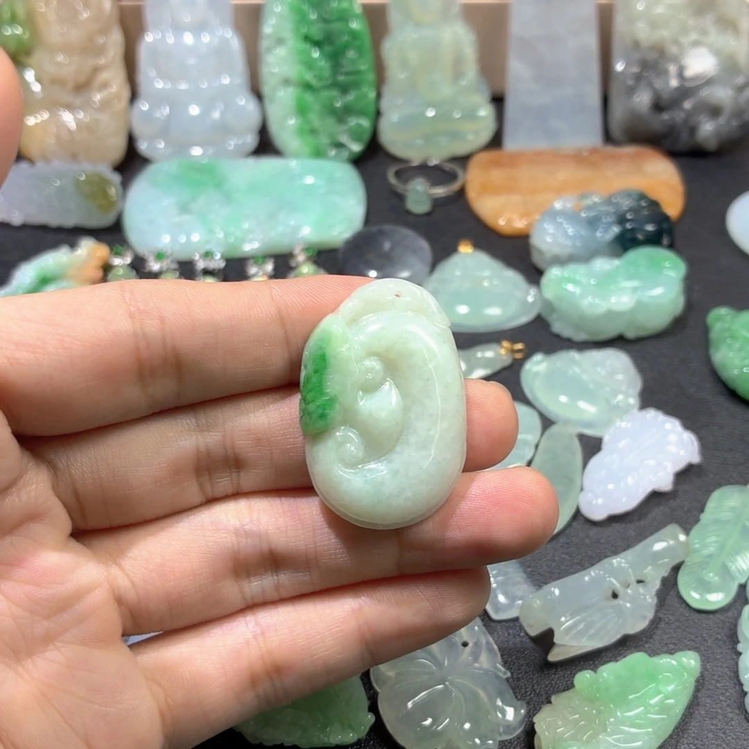 翡翠未镶嵌吊坠(不含链)