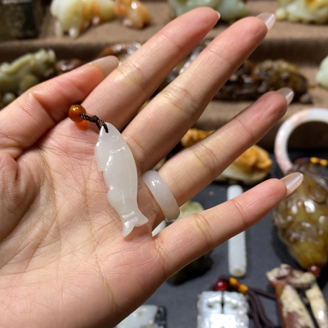 和田玉未镶嵌挂件