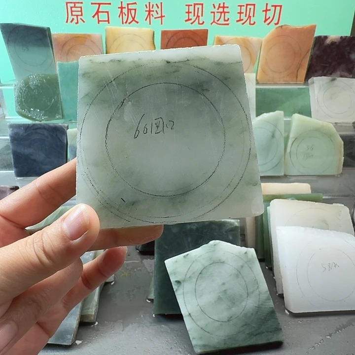 定制石英质玉（天山翠）手镯定制