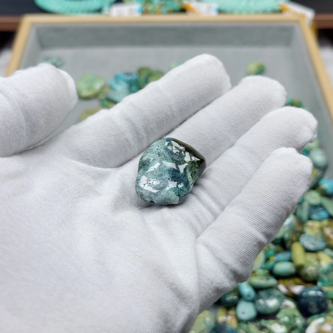 绿松石未镶嵌挂件