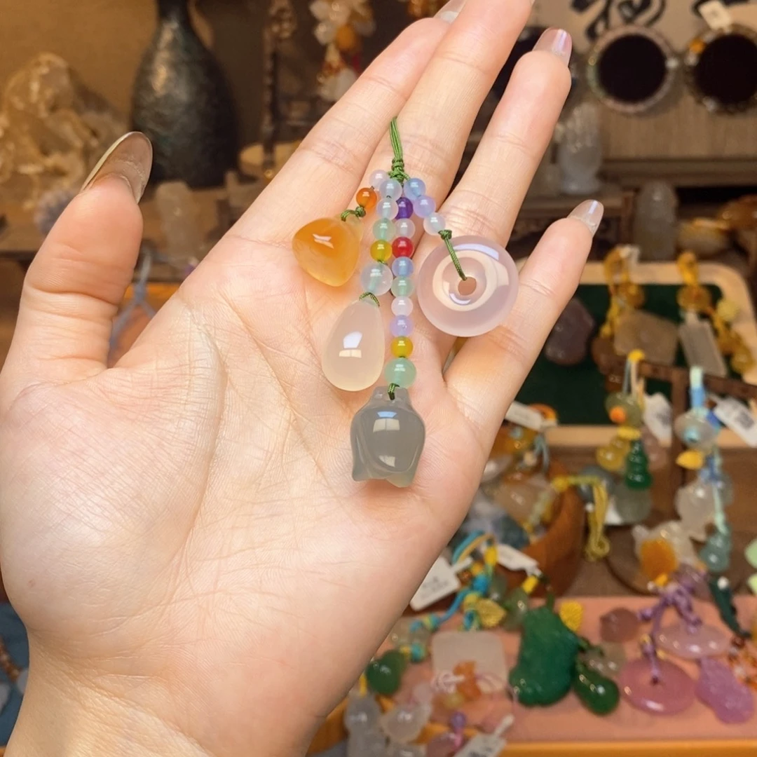 玛瑙/玉髓未镶嵌车挂挂件