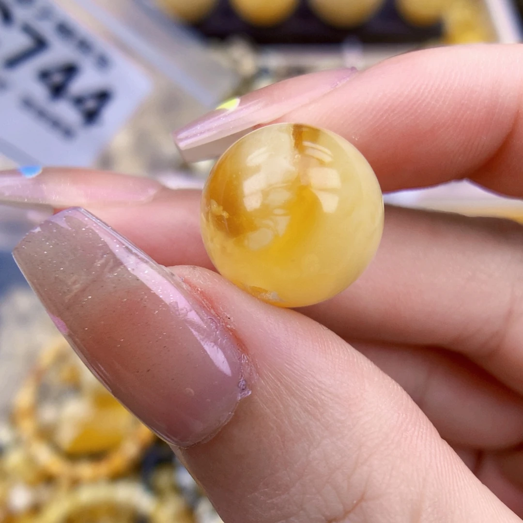 未镶嵌琥珀珠宝奇石15