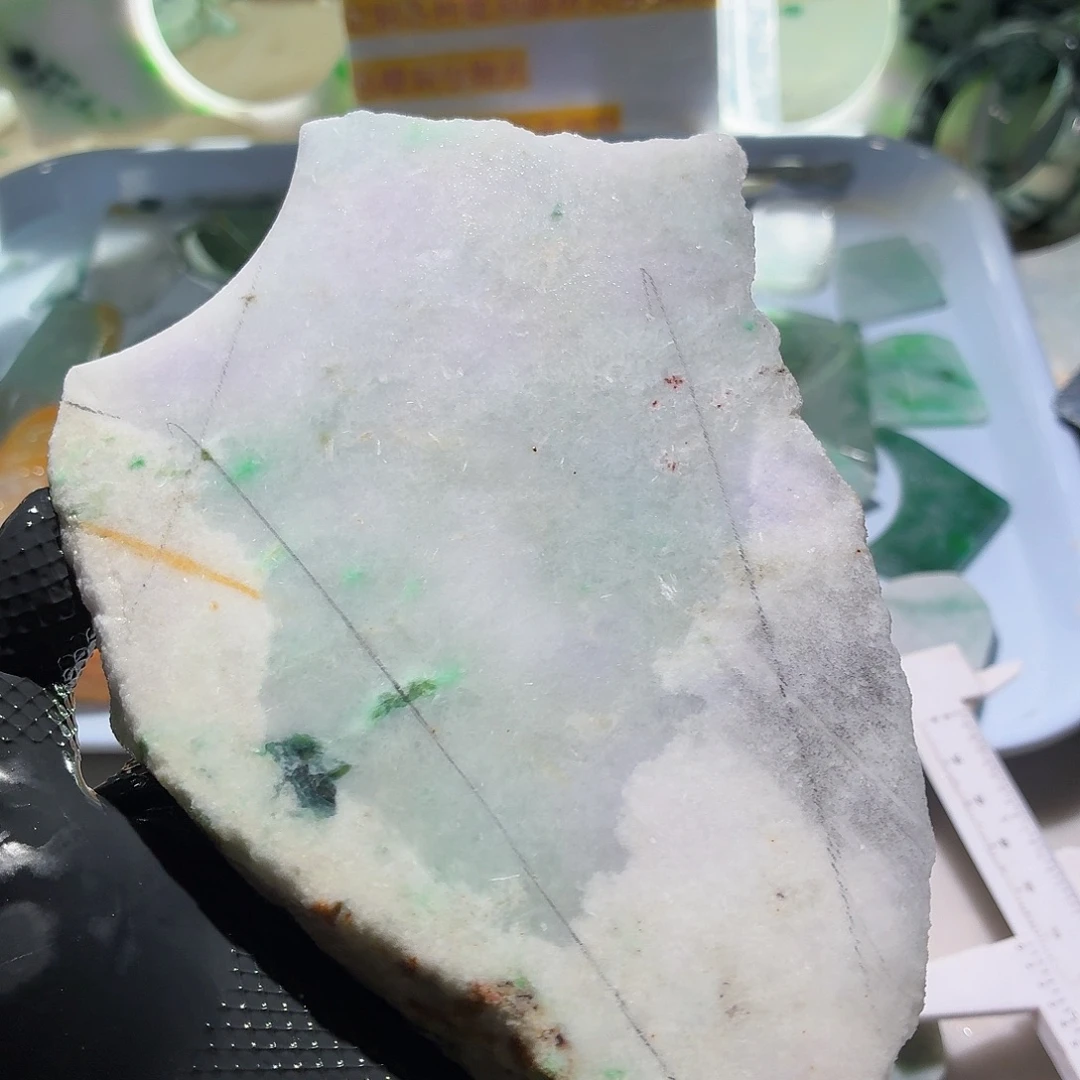 颈饰未镶嵌翡翠边角料
