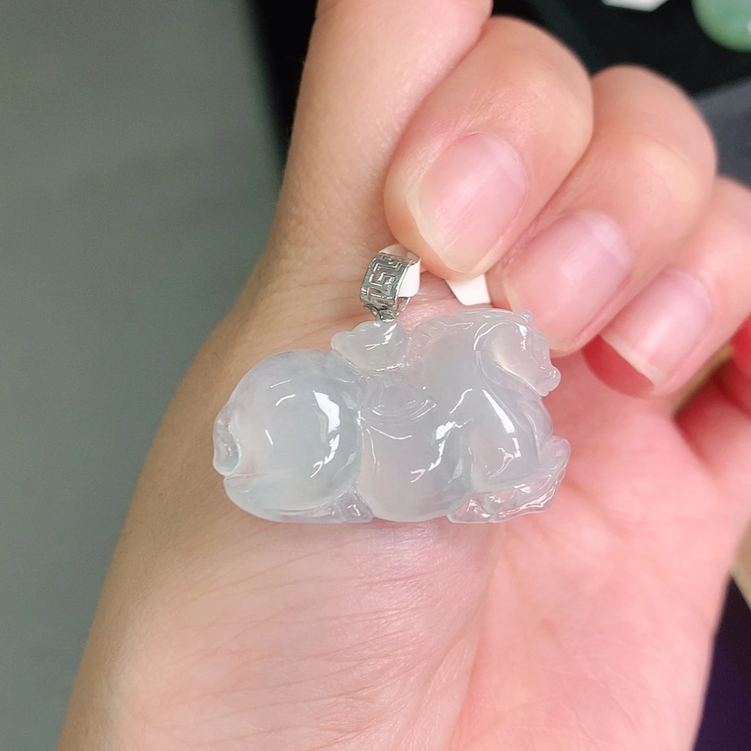 翡翠18K金镶嵌颈饰冰胶唐马18、31、5.7