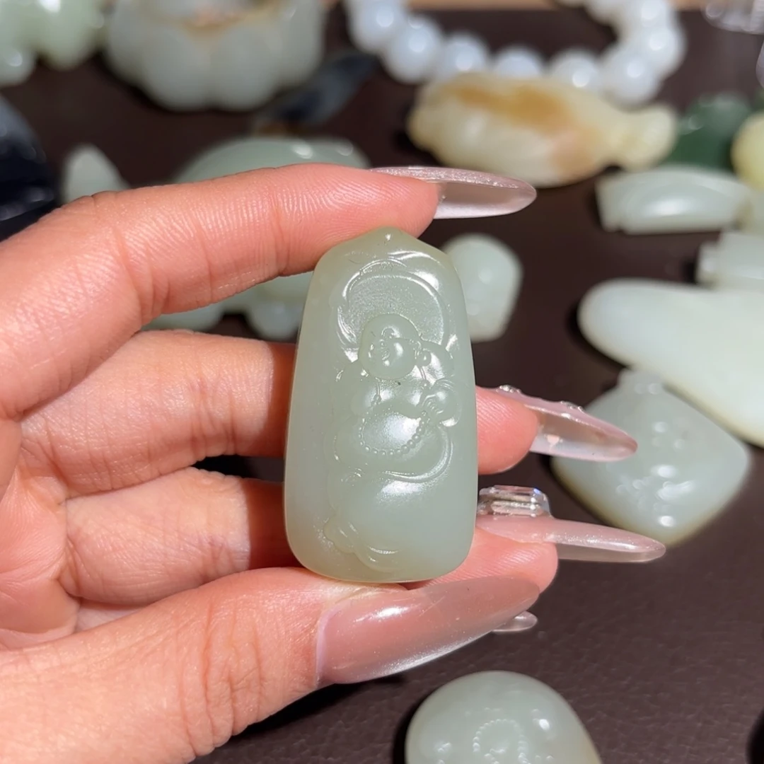 和田玉未镶嵌颈饰