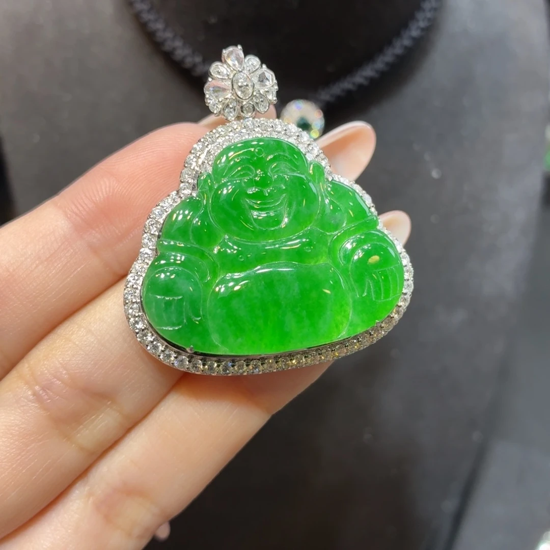 颈饰18K金镶嵌翡翠