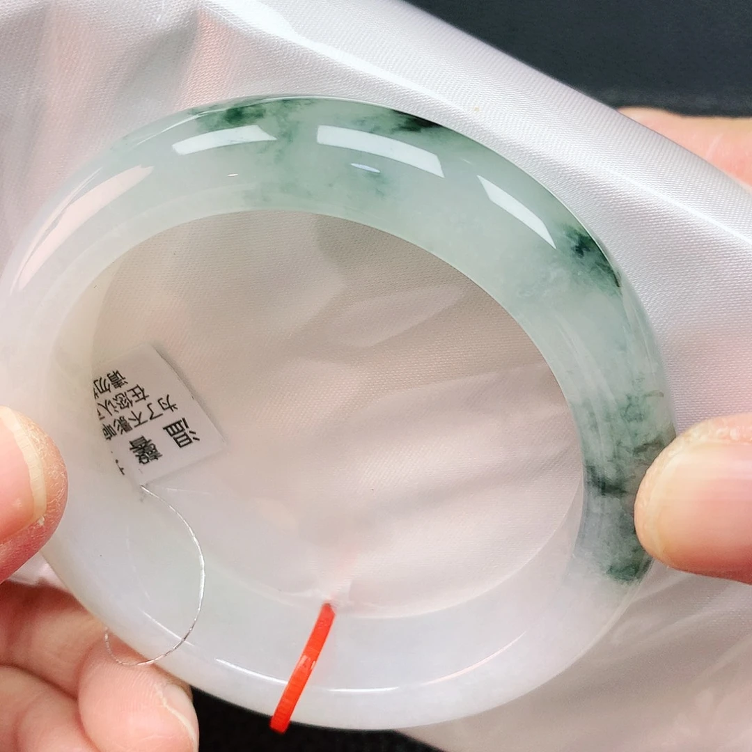 翡翠手镯未镶嵌55+轮胎