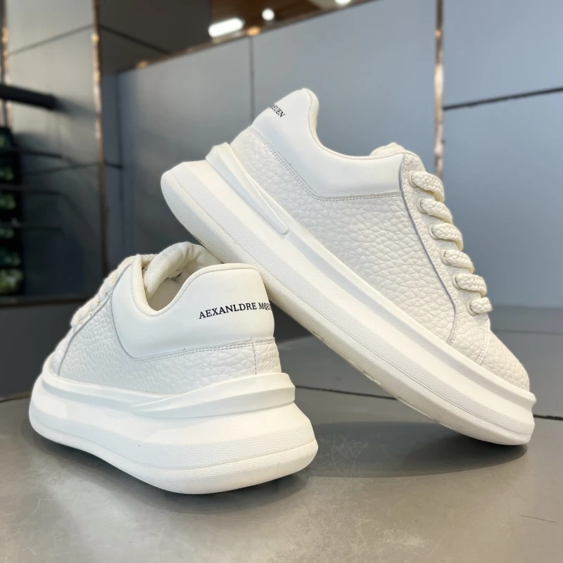 DMXUXM『设计风』轻松搭配~匠心制作~新款厚底休闲百搭运动小白鞋男