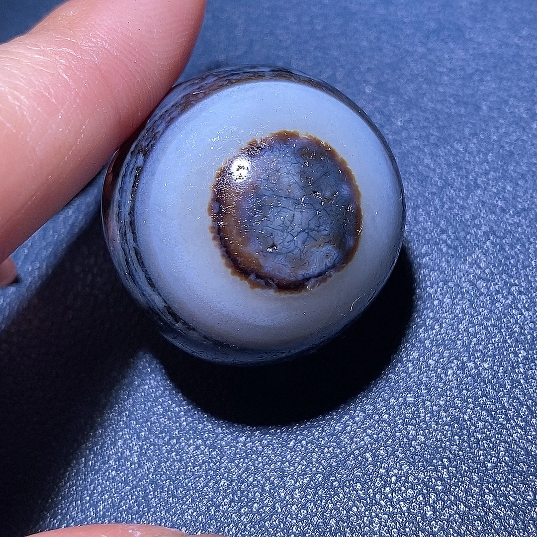 蓝沁缠丝玛瑙风化大单珠，手工珠不是正圆，尺寸30mm左右