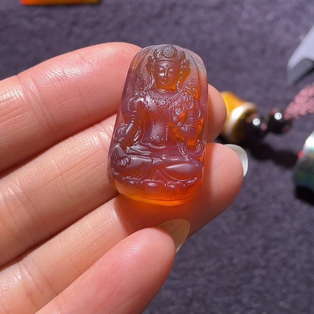 未镶嵌颈饰琥珀吊