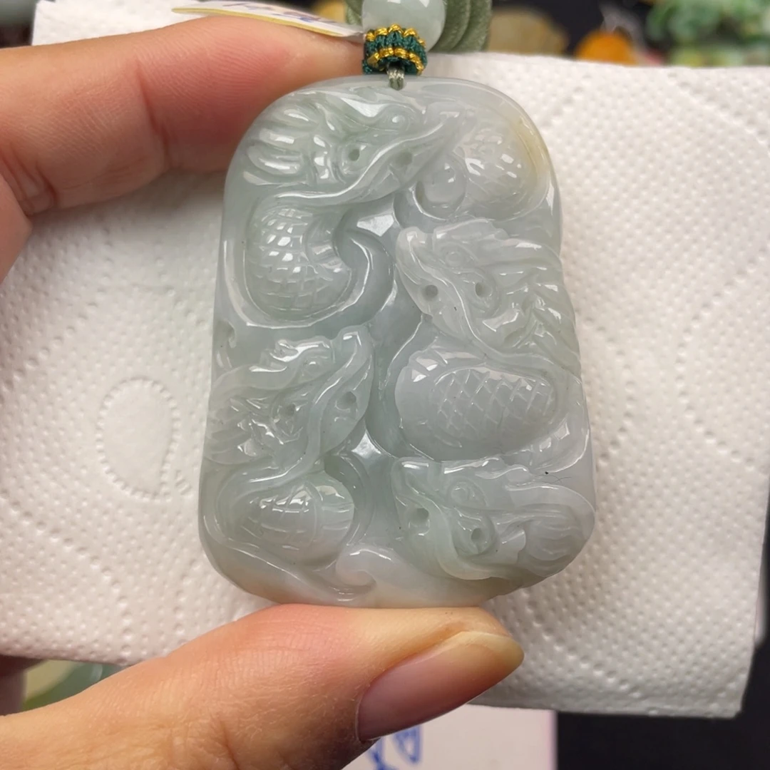 翡翠未镶嵌颈饰翡翠九龙护主