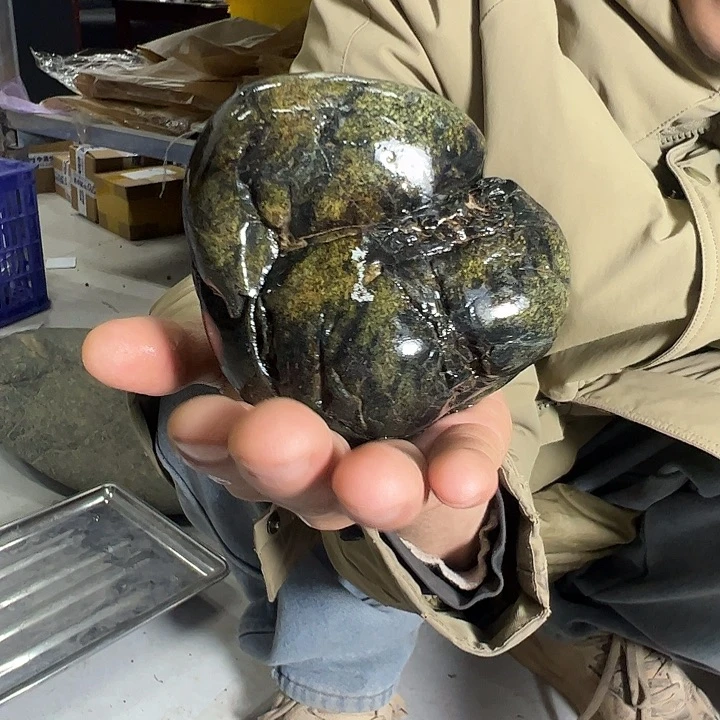 蛇纹石玉合金珠宝奇石邓*