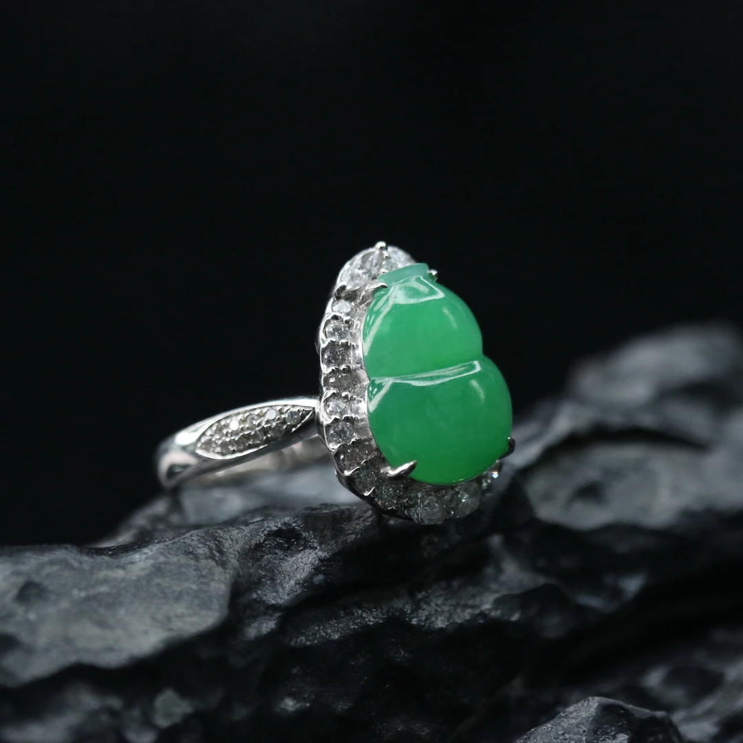 15天然缅甸翡翠A货18k葫芦戒指/000478/上海嘉禾拍卖