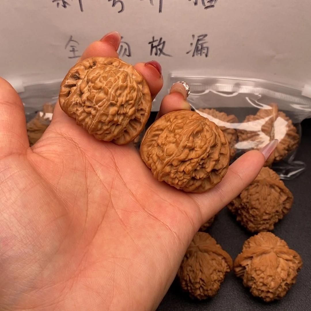 把件文玩核桃白狮子全