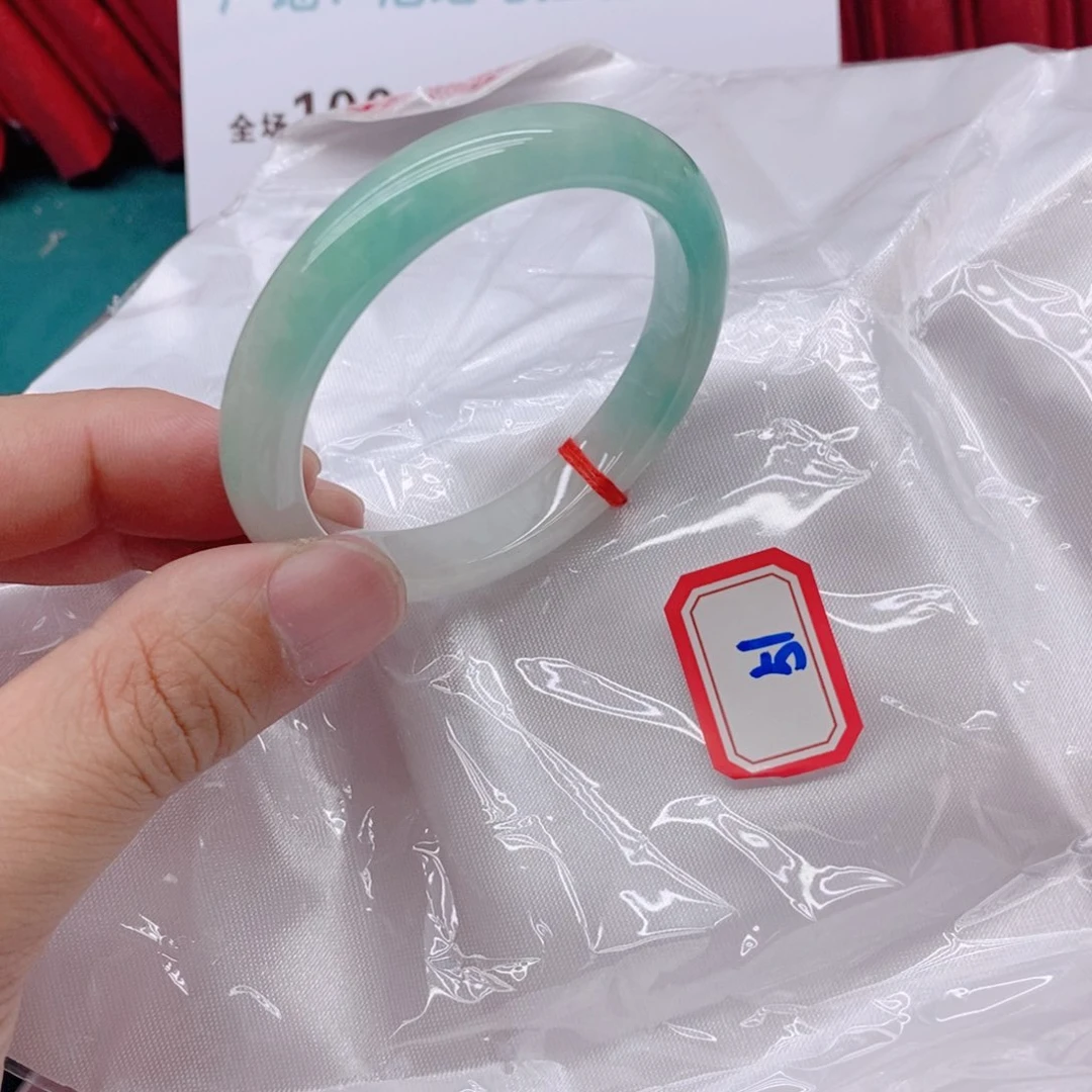 翡翠手镯未镶嵌麻**叔5111111111