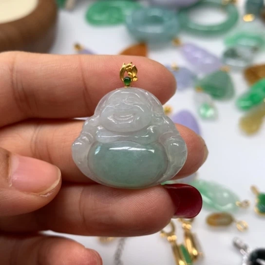 翡翠颈饰未镶嵌翡翠
