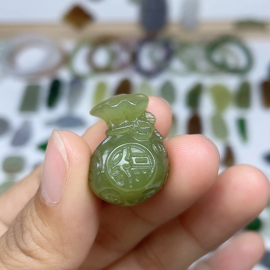 颈饰未镶嵌和田玉