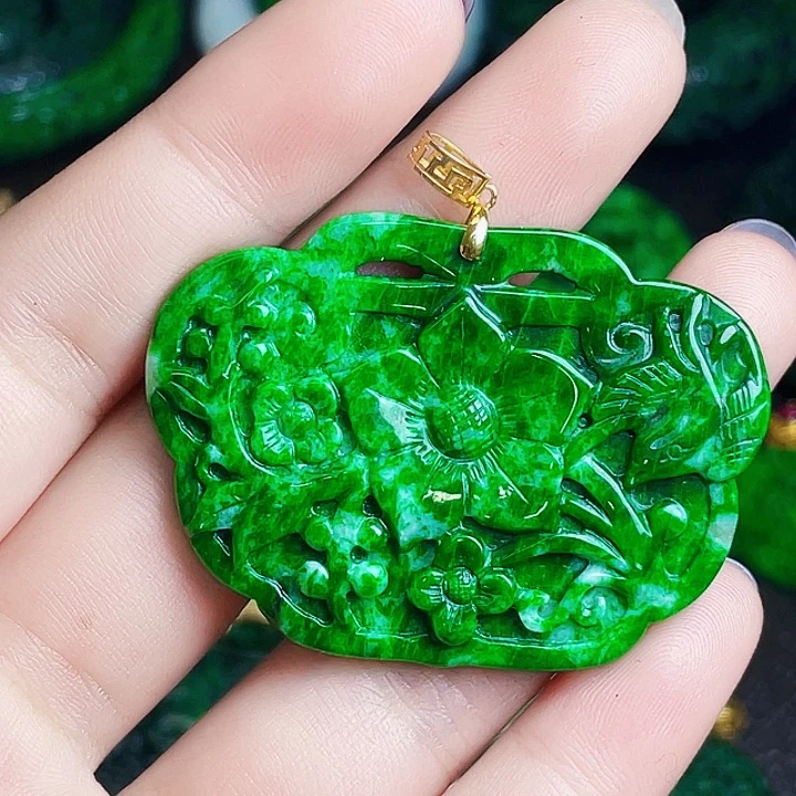 翡翠18K金镶嵌颈饰多样性