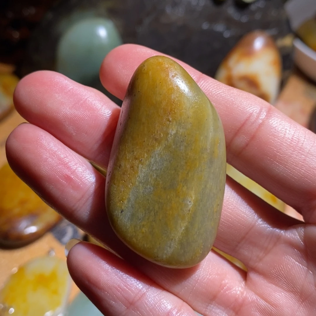 好***和田玉未镶嵌颈饰