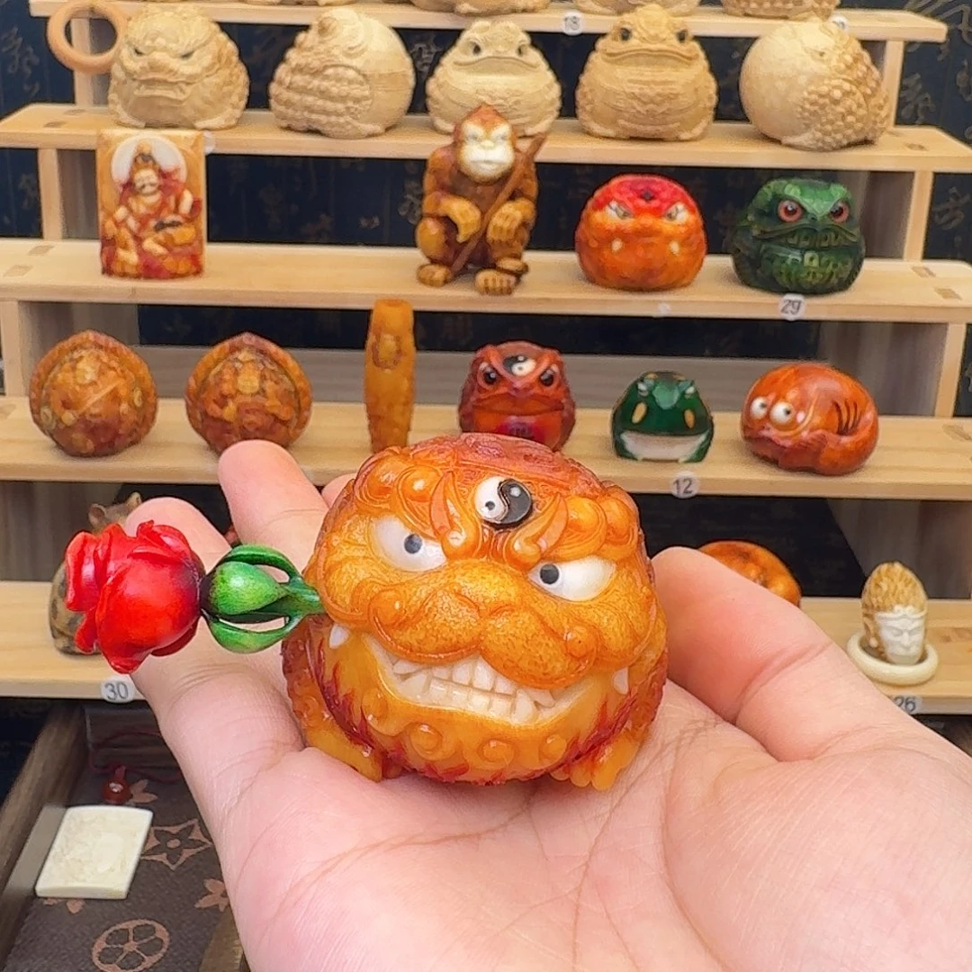 飛***揚香榧木鹿角金蟾福利手把件