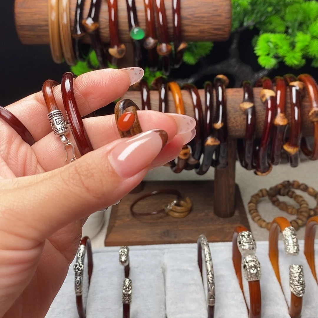 陌***陌木质非金属鸡血藤戒指