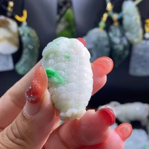 【闪购商品】颈饰未镶嵌翡翠苦瓜