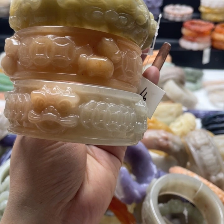 石英岩玉未镶嵌手镯