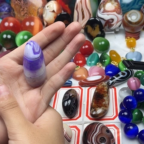 玛瑙/玉髓颈饰未镶嵌
