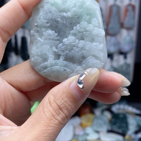 翡翠颈饰未镶嵌翡翠