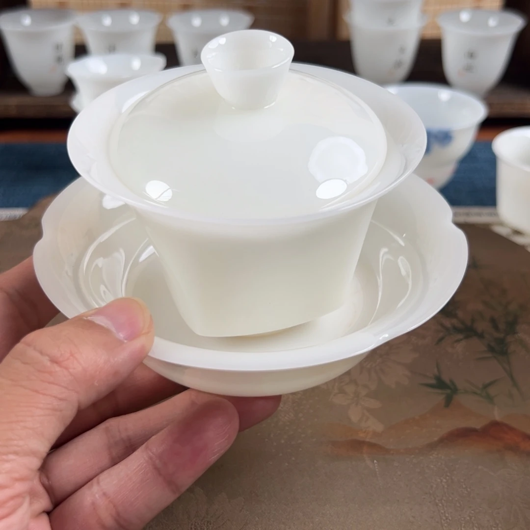 杯子采用优质瓷土制作单品