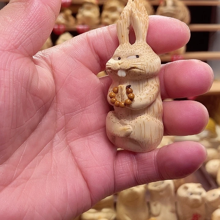 竹竹根雕兔子手把件