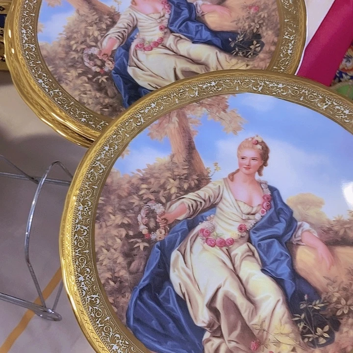 瓷片微瑕2只………………………………