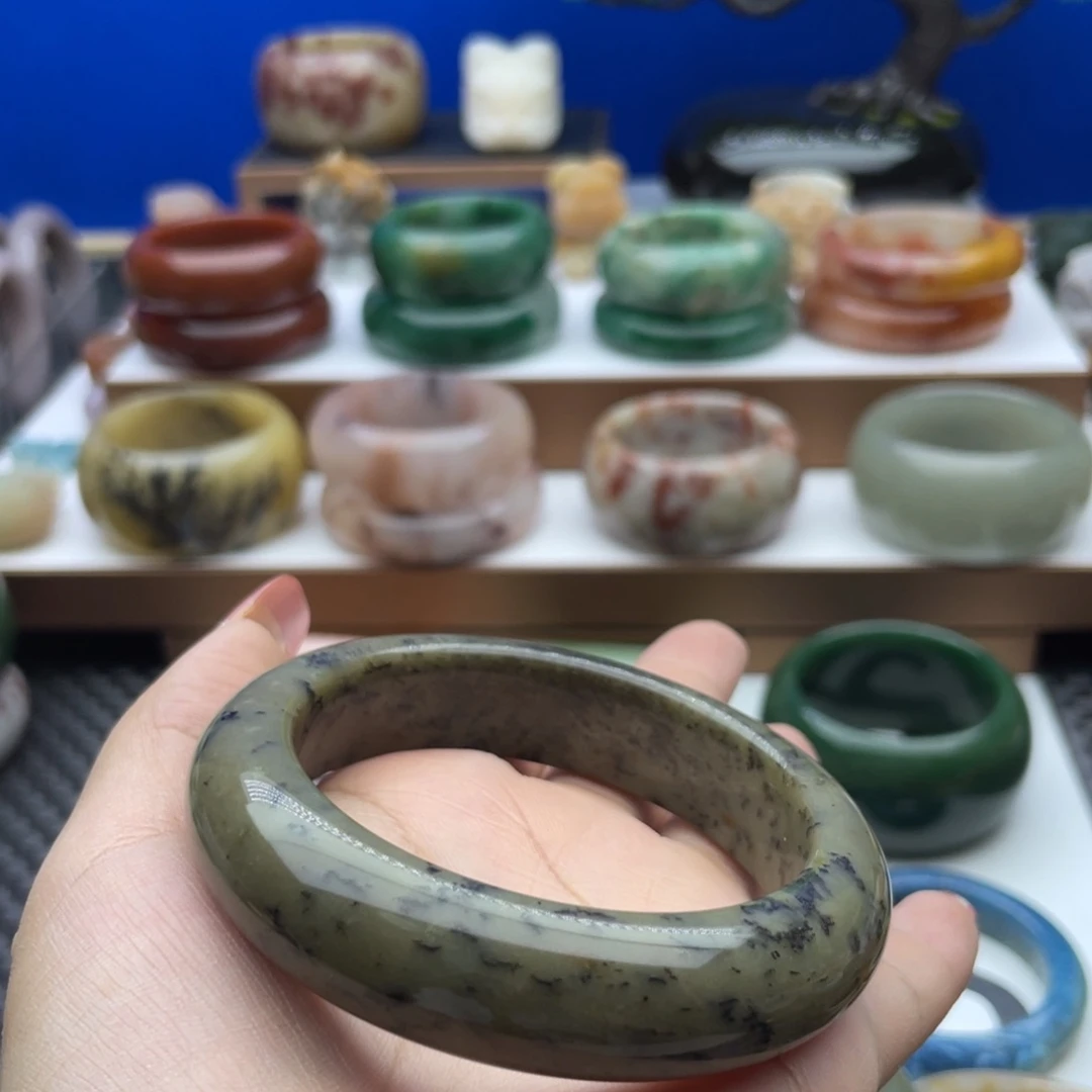 石英质玉手镯未镶嵌