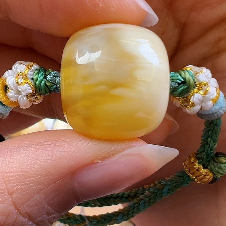 伽***妩未镶嵌颈饰蜜蜡蜜蜡