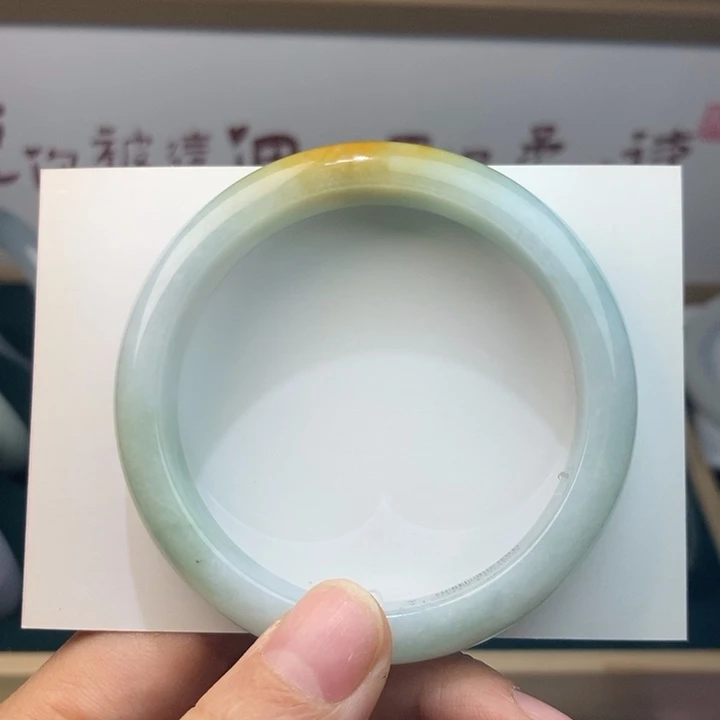 翡翠手镯未镶嵌53.2圈冰胶白底飘黄翡