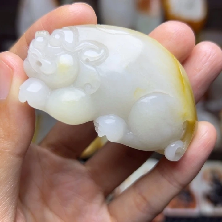 和田玉未镶嵌颈饰
