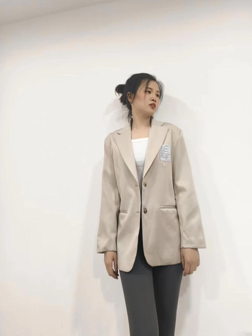 W181 小款西服120斤可穿 默认微瑕 无运费险 接受不了勿拍
