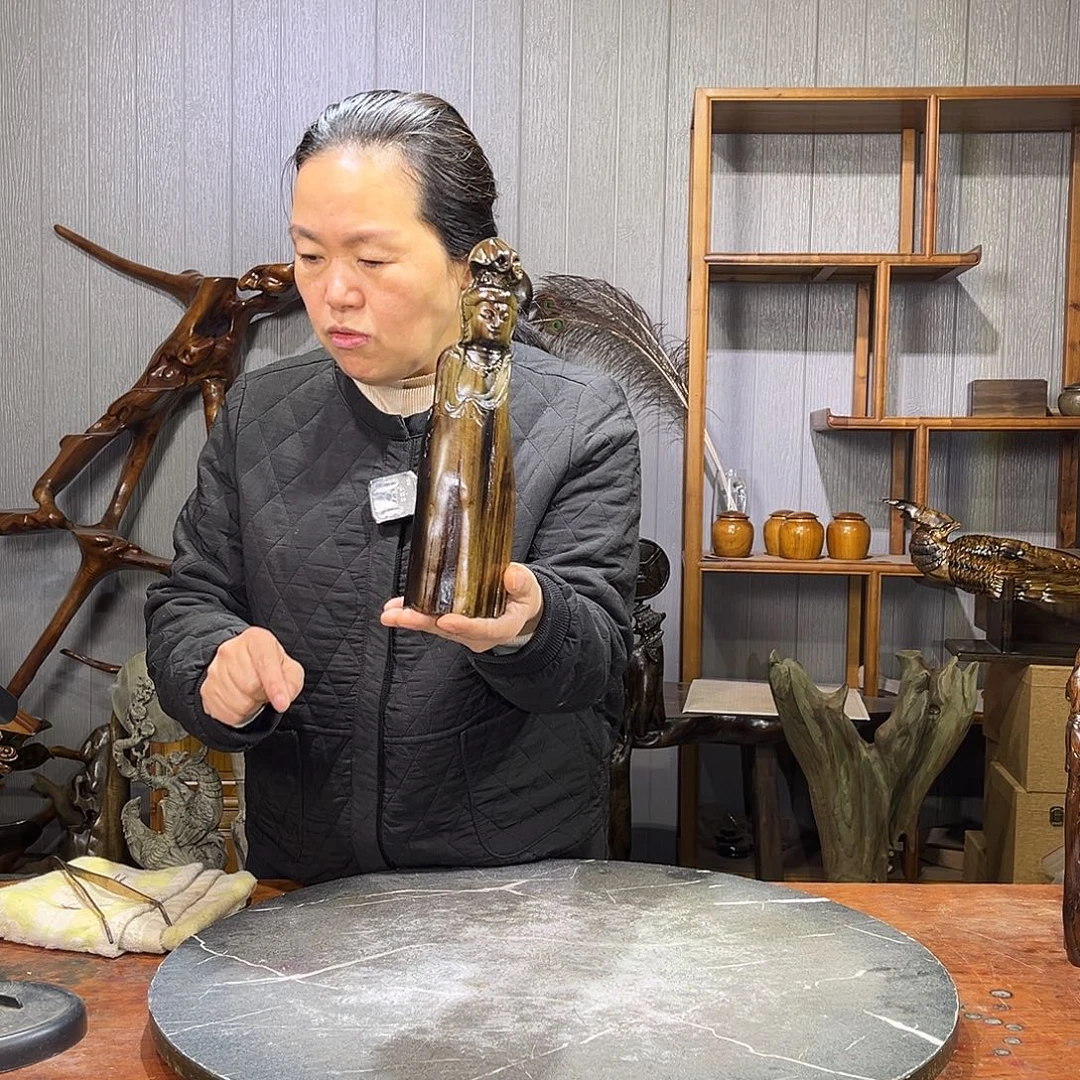 J***a金丝楠阴沉木观音