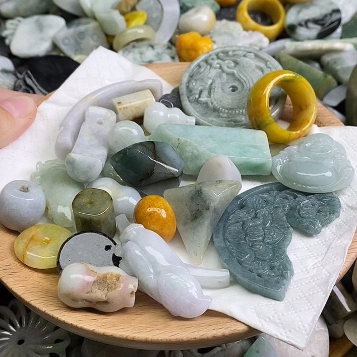 翡翠未镶嵌颈饰天然翡翠61