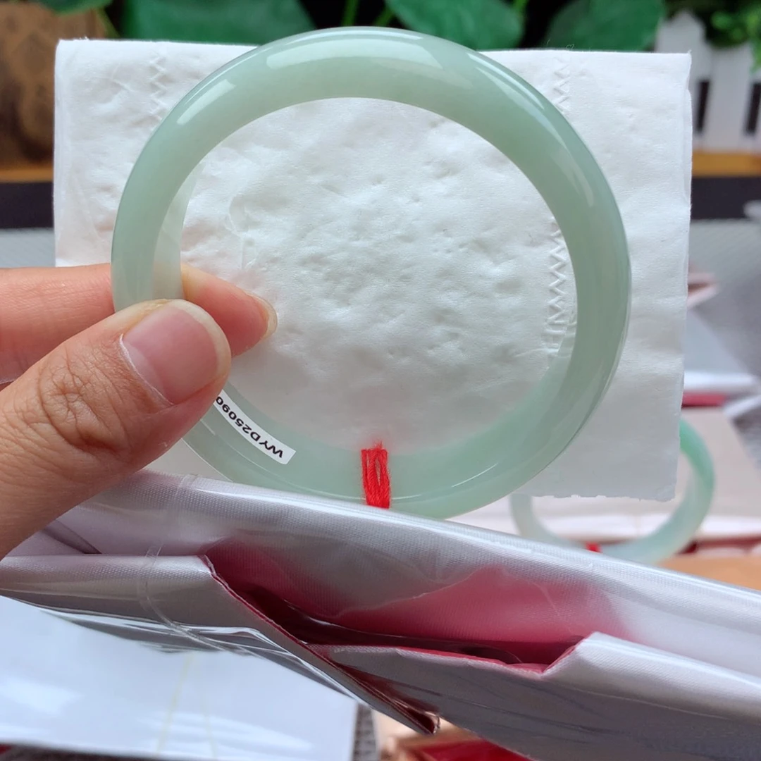 未镶嵌手镯翡翠纯天然7
