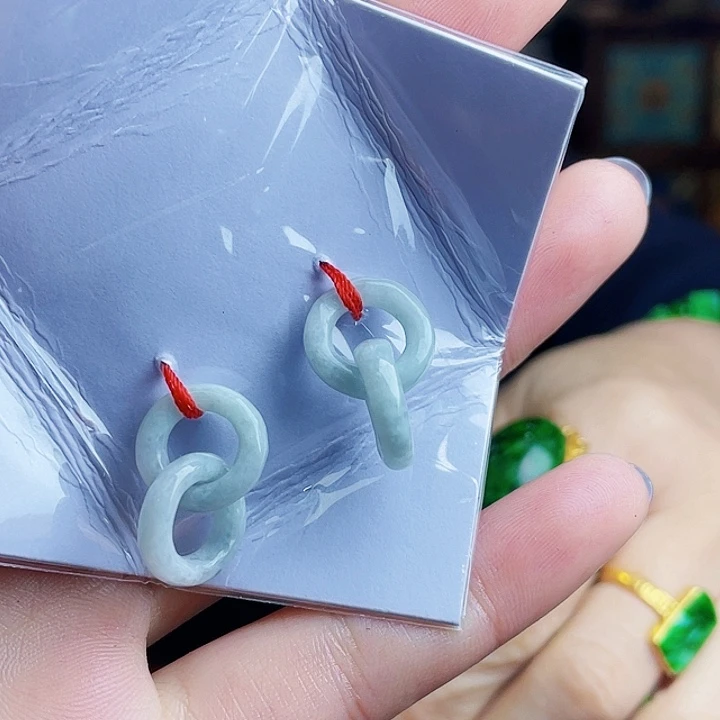 翡翠未镶嵌颈饰多样性