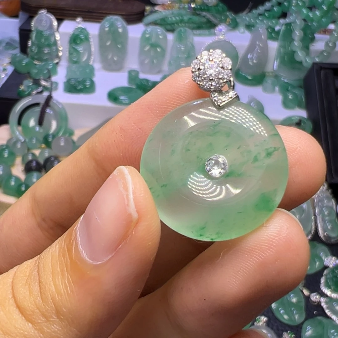 石英质玉未镶嵌颈饰