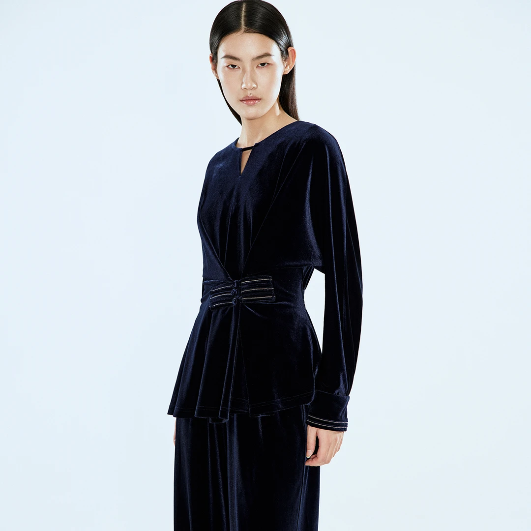 COVERINS新款复古丝绒收腰盘扣新中式上衣CC64370020