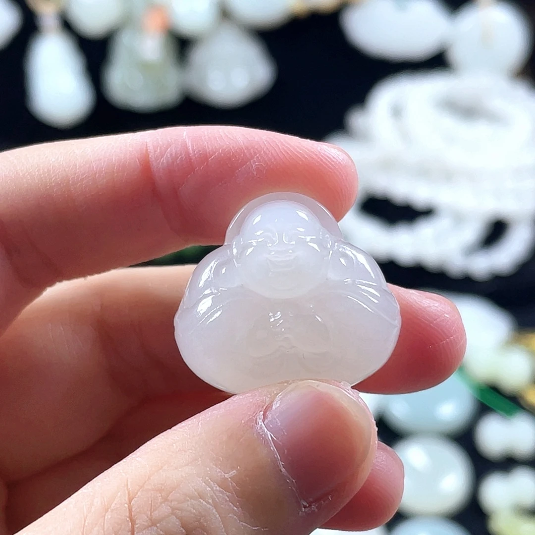 米***。和田玉未镶嵌颈饰